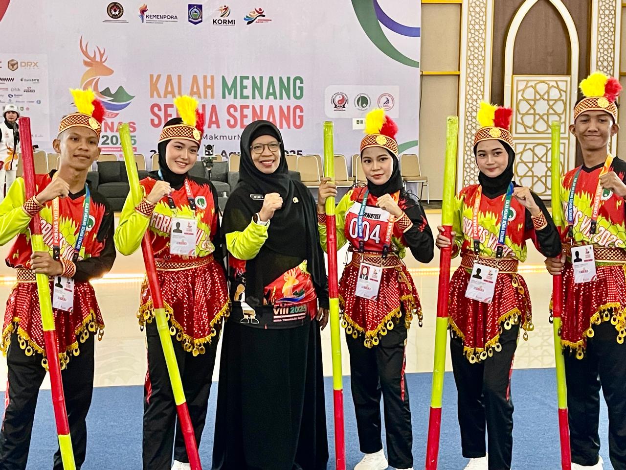 Direktur RSJ Mutiara Sukma dr. Wiwin Nurhasida menghadiri acara lomba senam PERWATUSI (Perkumpulan Warga Tulang Sehat Indonesia)